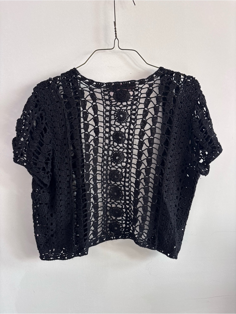 Dainty Bandolino Black Crochet Short Sleeve Knit Cardigan/ Cover-Up, Size Large - Picture 7 of 8
